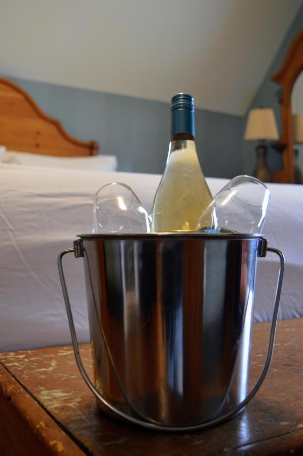 Magnetic Hill Winery Hotel Moncton Exterior photo